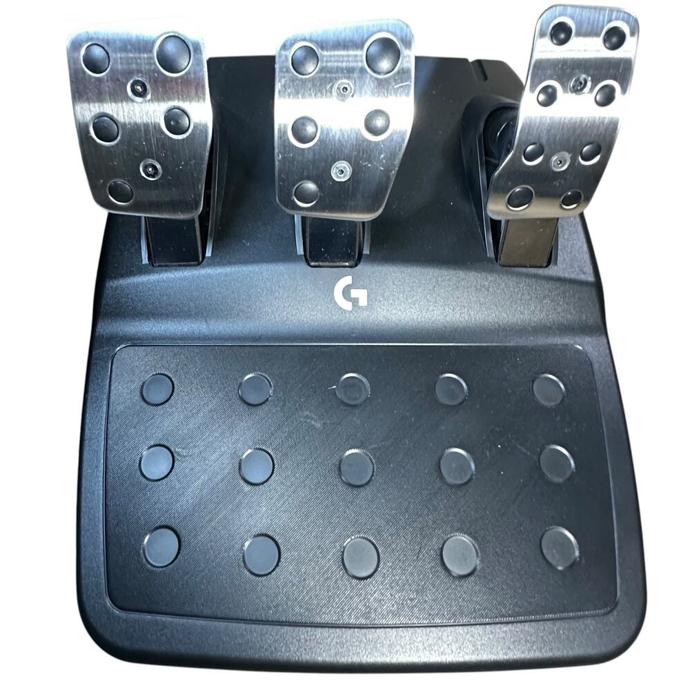 Logitech G923 Racing Wheel Pedals PS5 PS4 PC TrueForce Tested Force Feedback - Picture 3 of 9